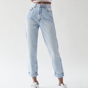BDG High waisted mom jean in bleached light wash
